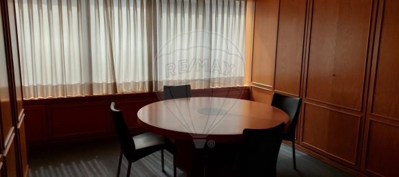 268m² Office in Lisbon, Portugal No. 181325 4