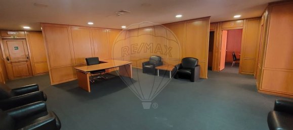 268m² Office in Lisbon, Portugal No. 181325 18