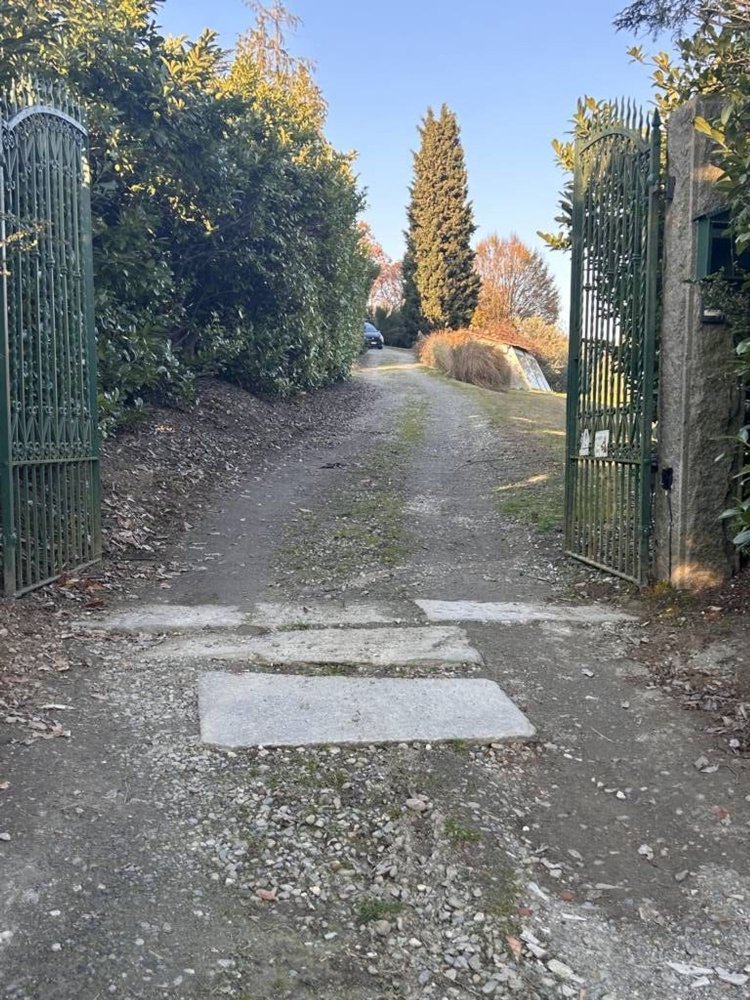 Casa de 8 habitaciónes en Cerrione, Italy No. 201237