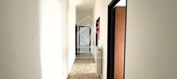 Apartamento de 3 divisões em Bari, Italy N.º 290817 10