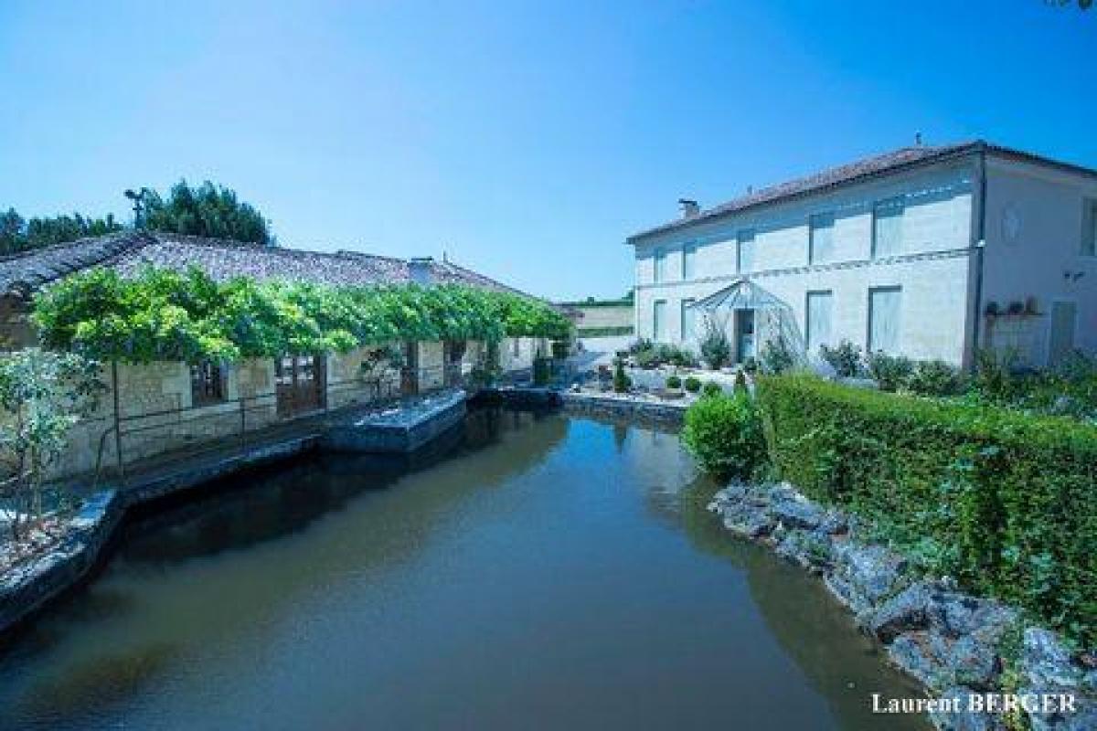 11 chambres Maison à Cognac, France No. 32702