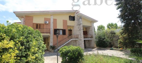 Вилла с 10 комнатами в Copertino, Италия № 7940 30