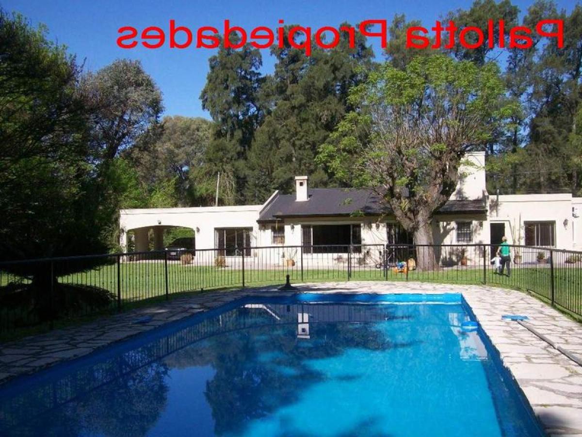 3 bedrooms House in Escobar, Argentina No. 3085