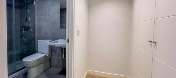 4 bedrooms Apartment in Valencia, Spain No. 15103 30