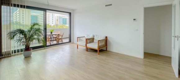 4 bedrooms Apartment in Valencia, Spain No. 15103 2