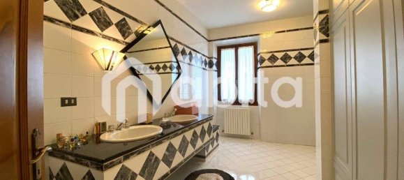Apartamento de 3 dormitorios en Figline e Incisa Valdarno, Italy No. 375155 18