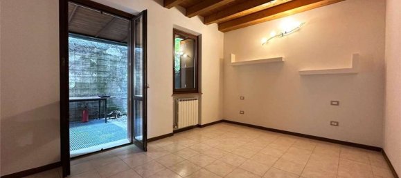 3 rooms Apartment in Soave, Italy No. 276468 8