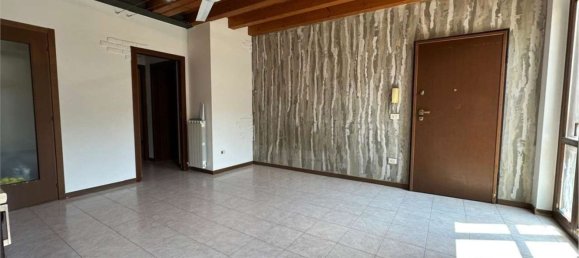 3 rooms Apartment in Soave, Italy No. 276468 4