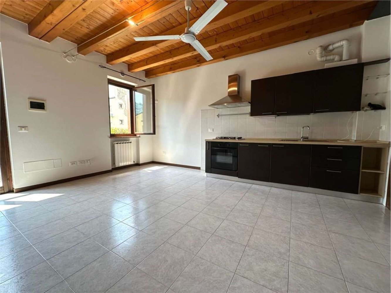 3 rooms Apartment in Soave, Italy No. 276468