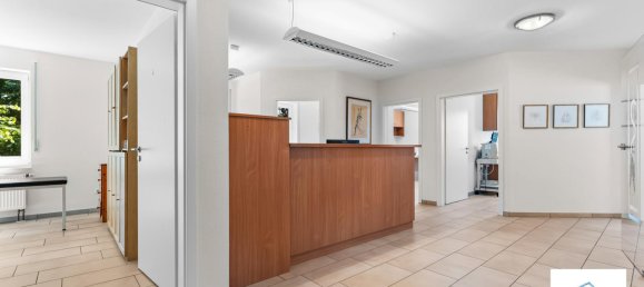 Oficina de 17 habitaciónes en Leer, Germany No. 242270 24