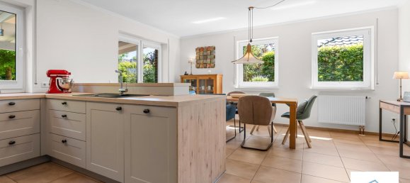 Oficina de 17 habitaciónes en Leer, Germany No. 242270 7