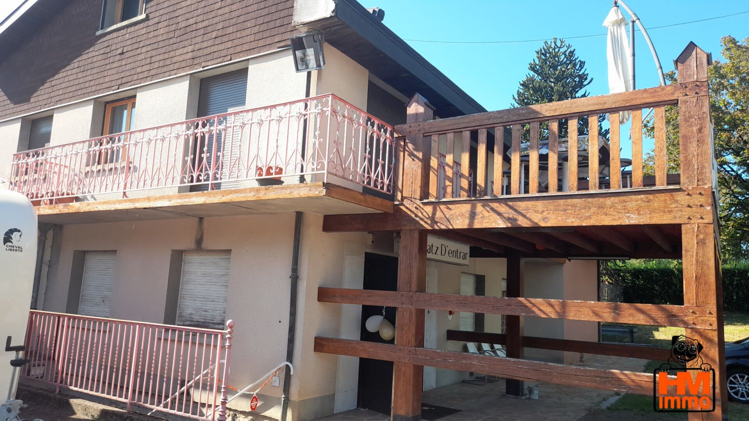 Propiedad comercial en Saint-Leonard-de-Noblat, France 624 m² No. 105335