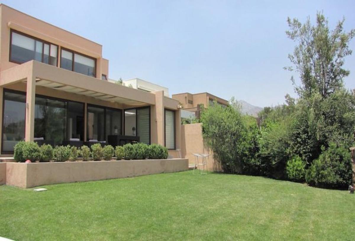 4 bedrooms House in Santiago, Chile No. 2917