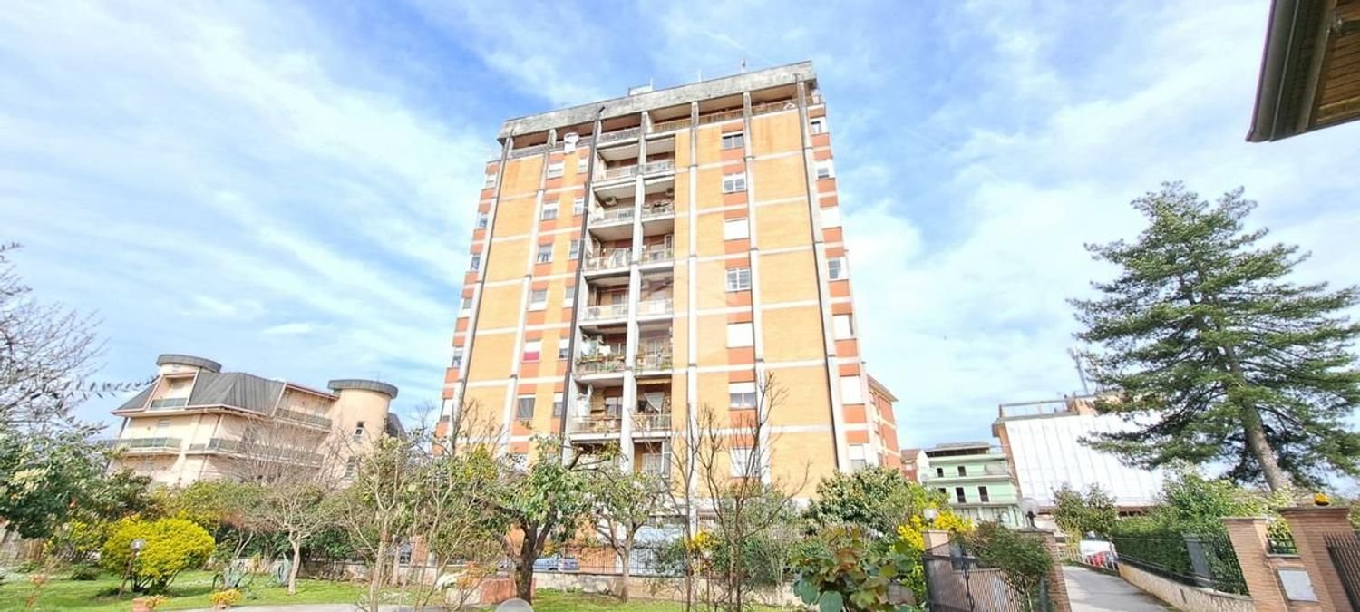 2-salle Appartement à Ferentino, Italy No. 293240