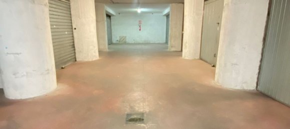 15m² Garage in Rome, Italy No. 174928 3