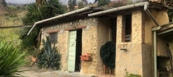 Дом с 8 комнатами в Пьетрасанта, Италия № 189492 8