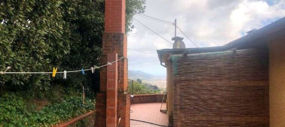 Дом с 8 комнатами в Пьетрасанта, Италия № 189492 6