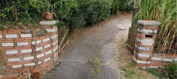 Дом с 8 комнатами в Пьетрасанта, Италия № 189492 2