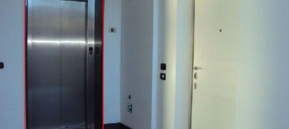 Коммерческая недвижимость 175м² в Галларате, Италия № 66261 2