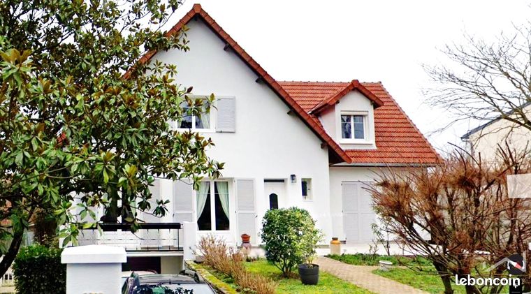 Casa de 5 dormitorios en Groslay, France No. 301707