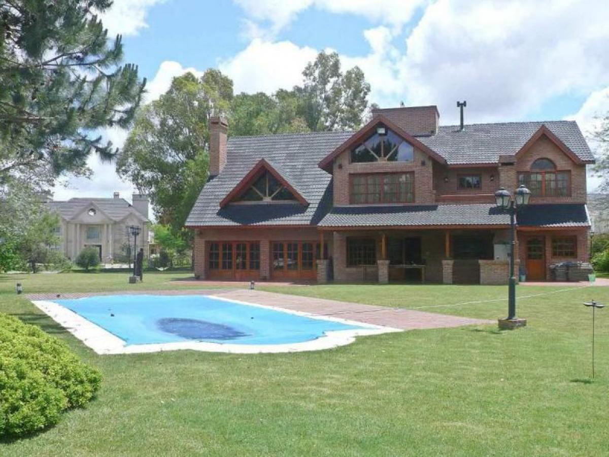5 bedrooms Farm in Ezeiza, Argentina No. 44483