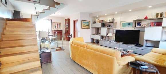 3 bedrooms Villa in Aci Castello, Italy No. 117742 9