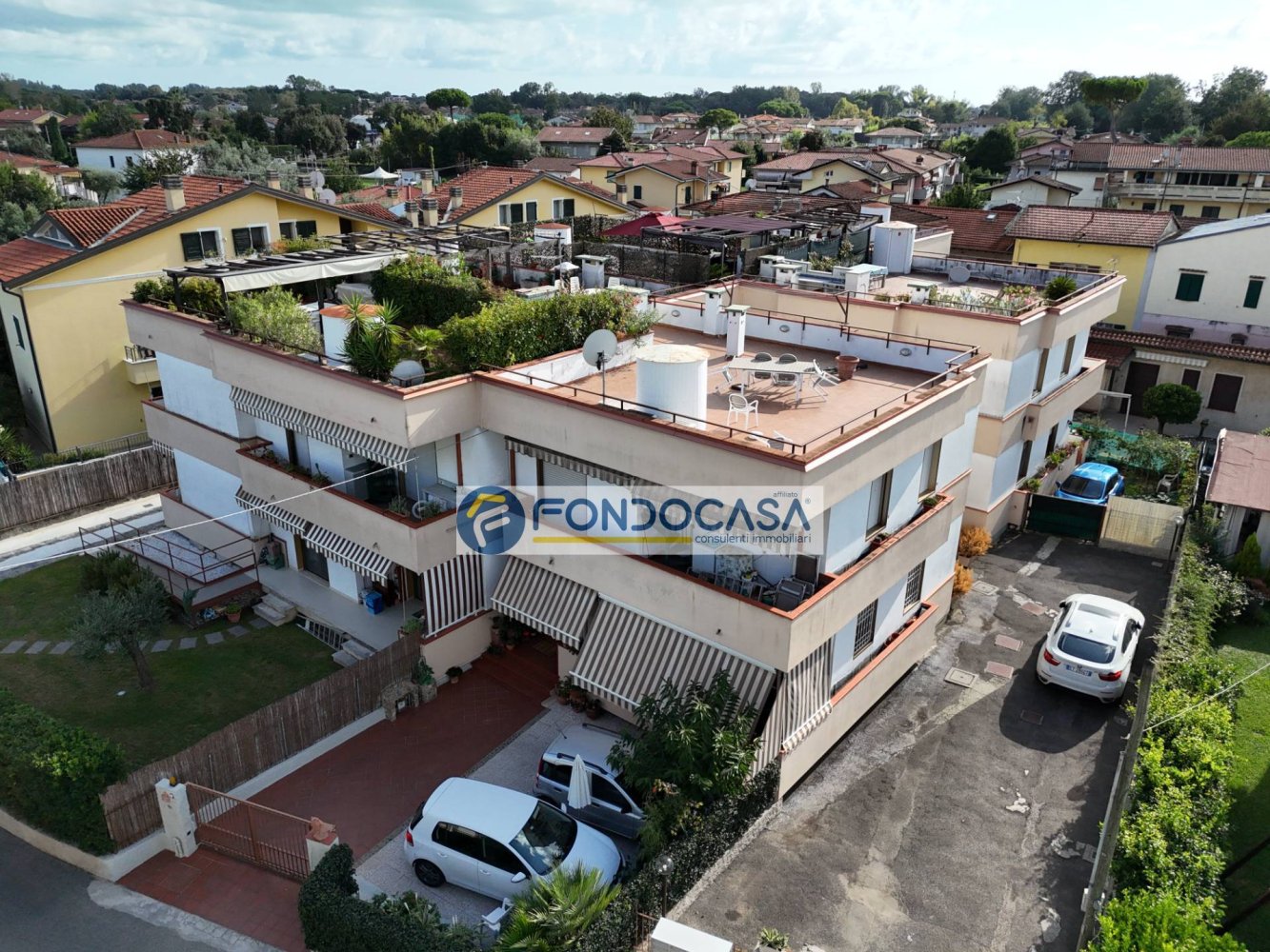 2-salle Penthouse à Massa, Italy No. 370961