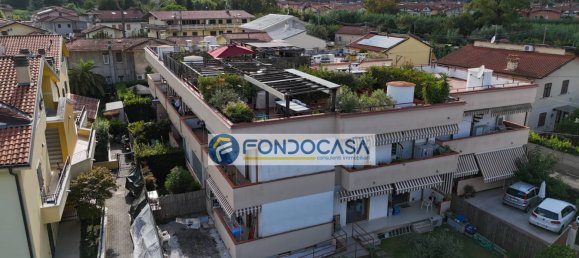 2-salle Penthouse à Massa, Italy No. 370961 3