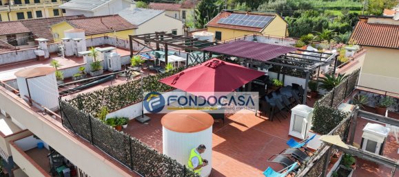 2-salle Penthouse à Massa, Italy No. 370961 5