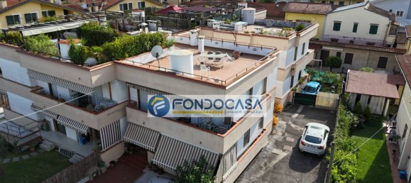 2-salle Penthouse à Massa, Italy No. 370961 40