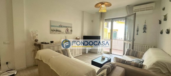 2-salle Penthouse à Massa, Italy No. 370961 17