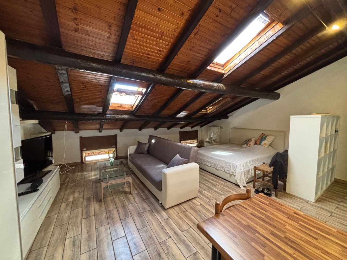 1 Schlafzimmer Penthouse in Porto Ceresio, Italy, Nr. 359546