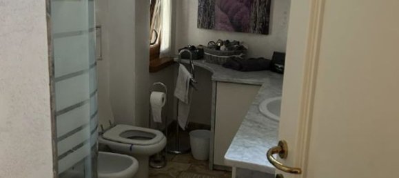 7 rooms Apartment in Erba, Italy No. 2837 16