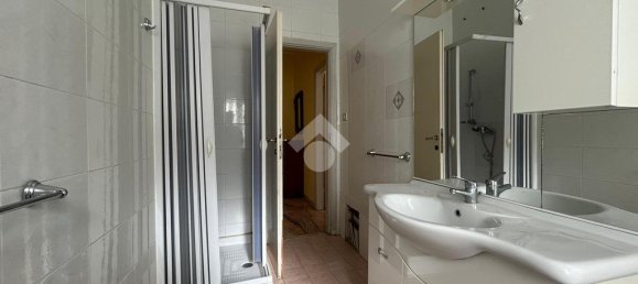 Apartamento de 3 dormitorios en Cosenza, Italy No. 32714 10