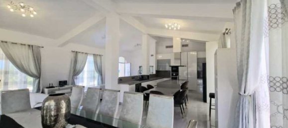 Вилла с 4 спальнями в Пейя, Кипр № 20768 4