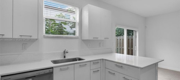 3 bedrooms Duplex for sale in Miami, Miami-Dade, Florida, USA № 614166 11