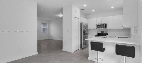 3 bedrooms Duplex for sale in Miami, Miami-Dade, Florida, USA № 614166 8