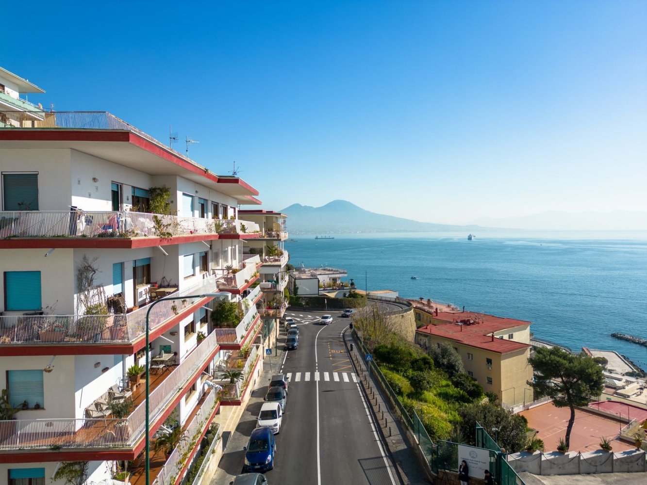 10 bedrooms Apartment in Naples, Italy No. 336332