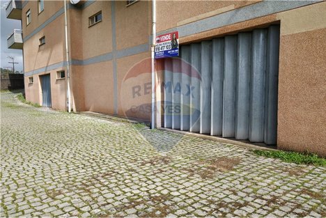 121m² Warehouse in Braga, Portugal No. 36446