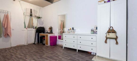 106m² Commercial property in L'Hospitalet de Llobregat, Spain No. 141118 19