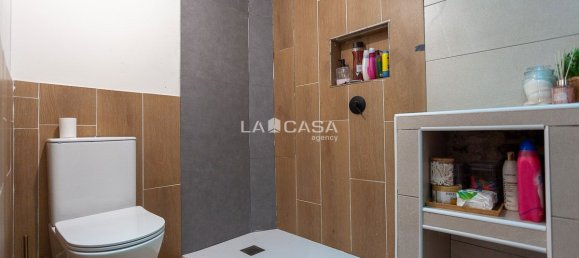 106m² Commercial property in L'Hospitalet de Llobregat, Spain No. 141118 23