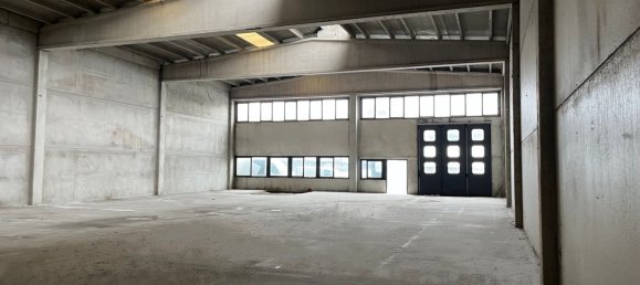 600m² Warehouse in Mantua, Italy No. 362175 2
