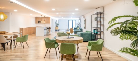 4 bedrooms Apartment in Estepona, Spain No. 4721 6