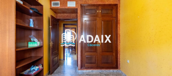 Apartamento de 3 dormitorios en Cáceres, Spain No. 163964 40