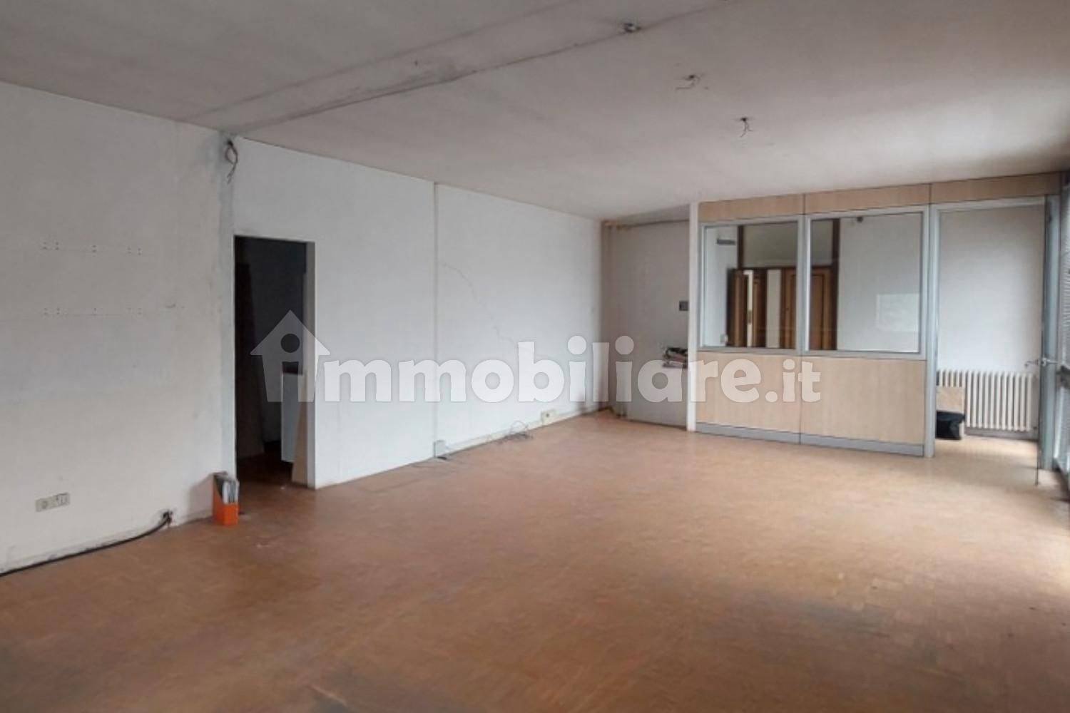 74m² Office in Città di Castello, Italy No. 348944