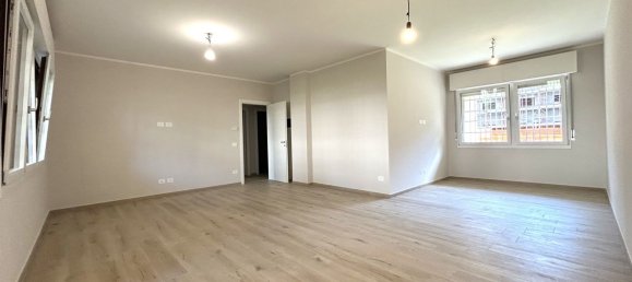 5 bedrooms Apartment in Sassuolo, Italy No. 347846 6