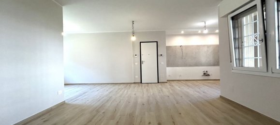 5 bedrooms Apartment in Sassuolo, Italy No. 347846 7