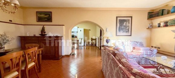 3 Schlafzimmer Villa in Barga, Italy, Nr. 164641 3