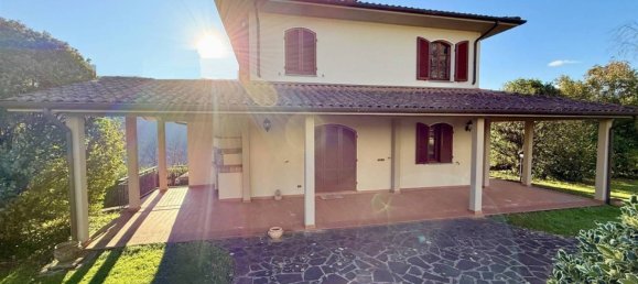 3 Schlafzimmer Villa in Barga, Italy, Nr. 164641 2