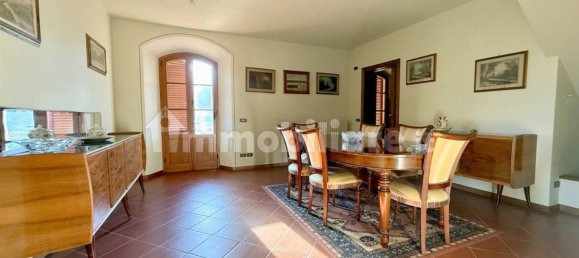 3 Schlafzimmer Villa in Barga, Italy, Nr. 164641 9